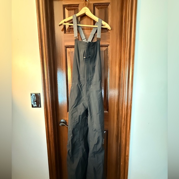 Burton Kimmy AK GoreTex Black Bibs-Women’s Small - Picture 6 of 16